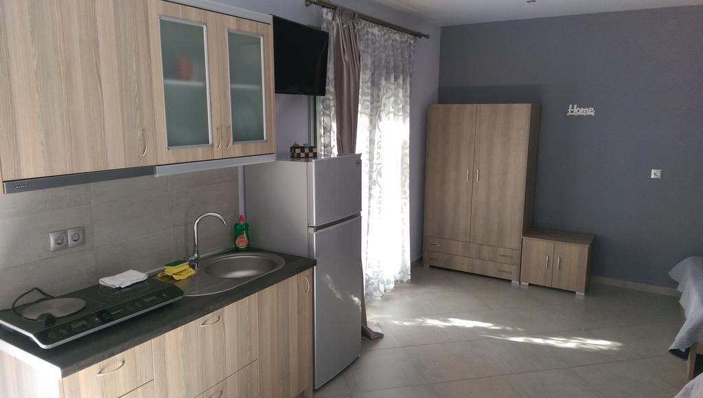 Aimilias Family Apartments Неа-Врасна Экстерьер фото